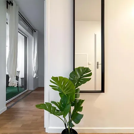 Appartement Hotel Proche Paris Stade De France, 5 Minutes A Pied De La Gare Et Parking Prive Pour 1 A 4 Personnes * Сен-Дени